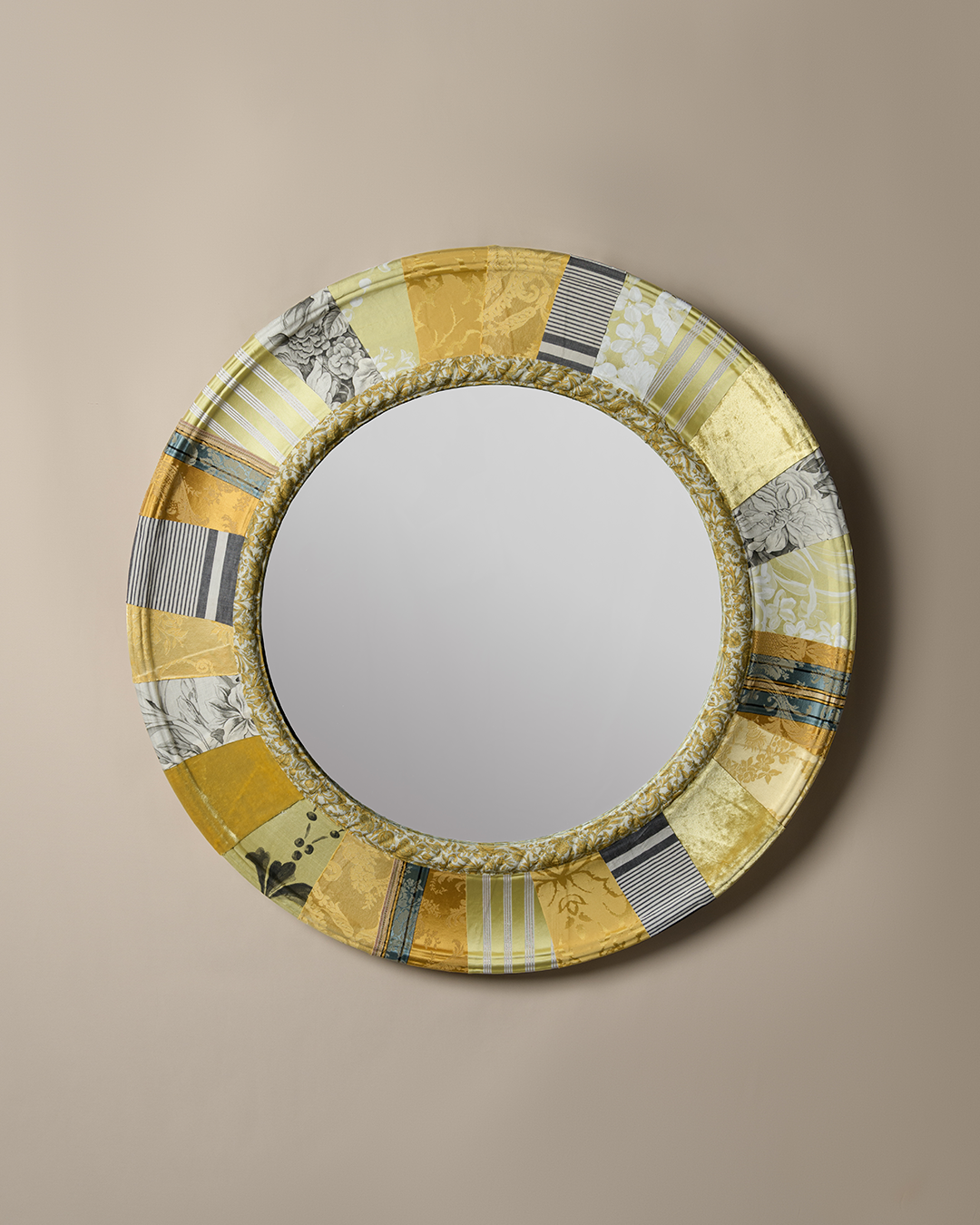 The Round, Ochre